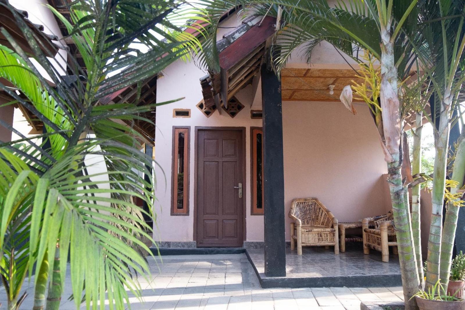 Ramdan Homestay Kuta  Exterior photo