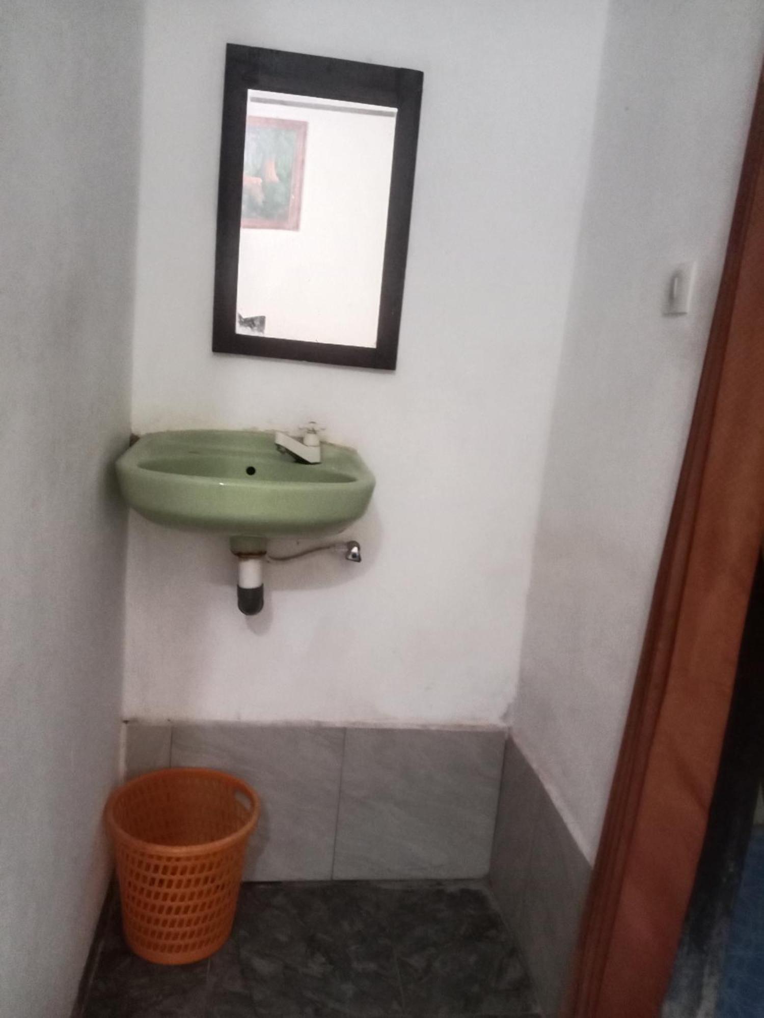 Ramdan Homestay Kuta  Exterior photo